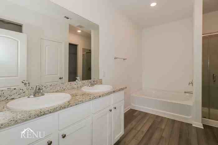14105 Hacienda Estates Dr - Photo 7 of 17