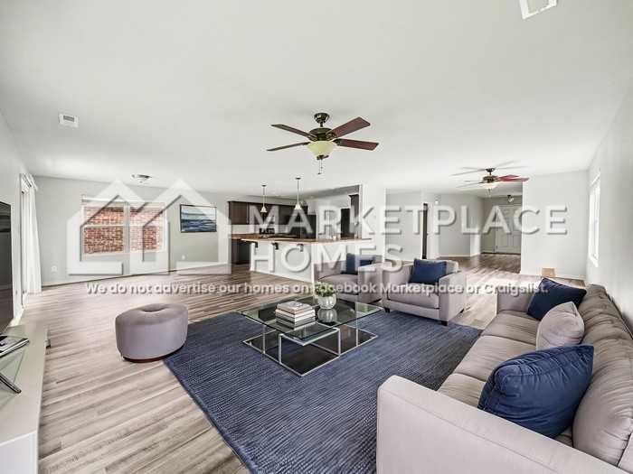 201 Sedgewick Dr - Photo 2 of 24