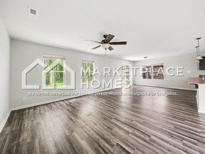 201 Sedgewick Dr - Photo 3 of 24