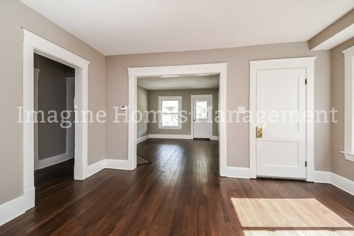1310 Westlake Ave - Photo 4 of 14