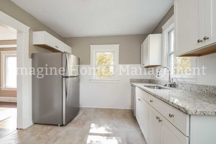 1310 Westlake Ave - Photo 7 of 14