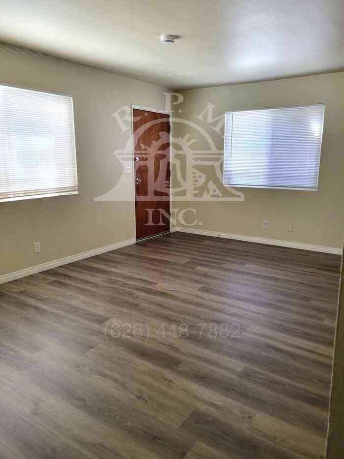11128 Mcgirk Ave #NONE - Photo 2 of 7