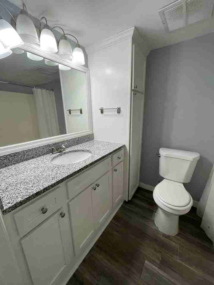 145 Oyster Bay Cir #150 - Photo 7 of 10