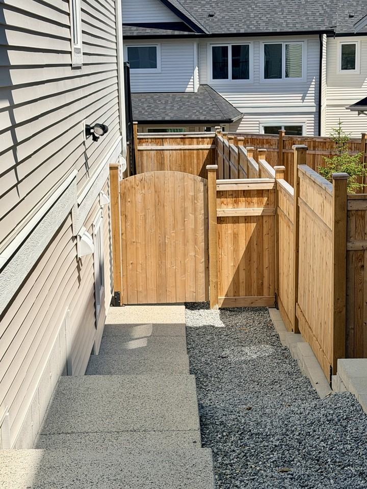 10060 178 Street - Photo 7 of 12