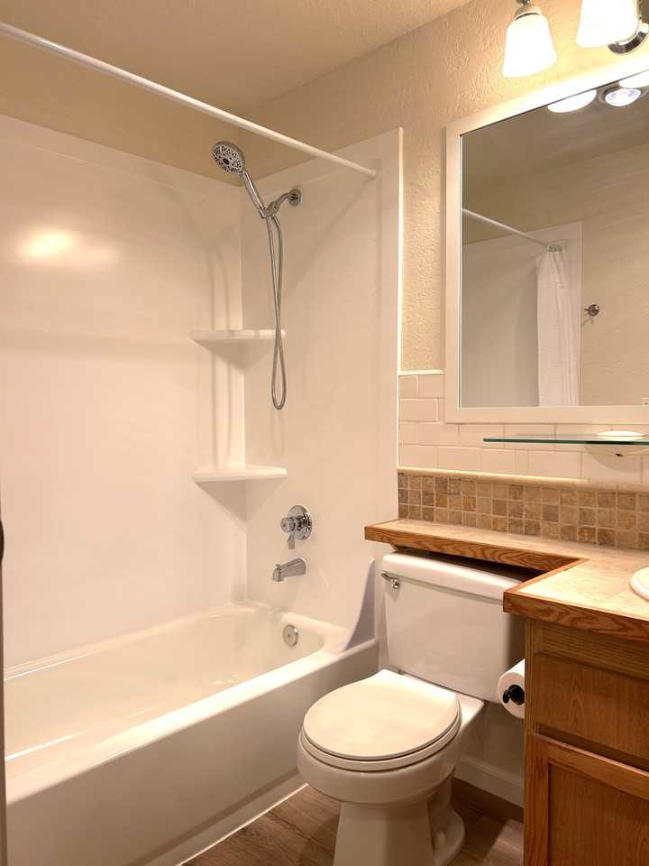 18241 73rd Ave Ne #106 - Photo 7 of 17