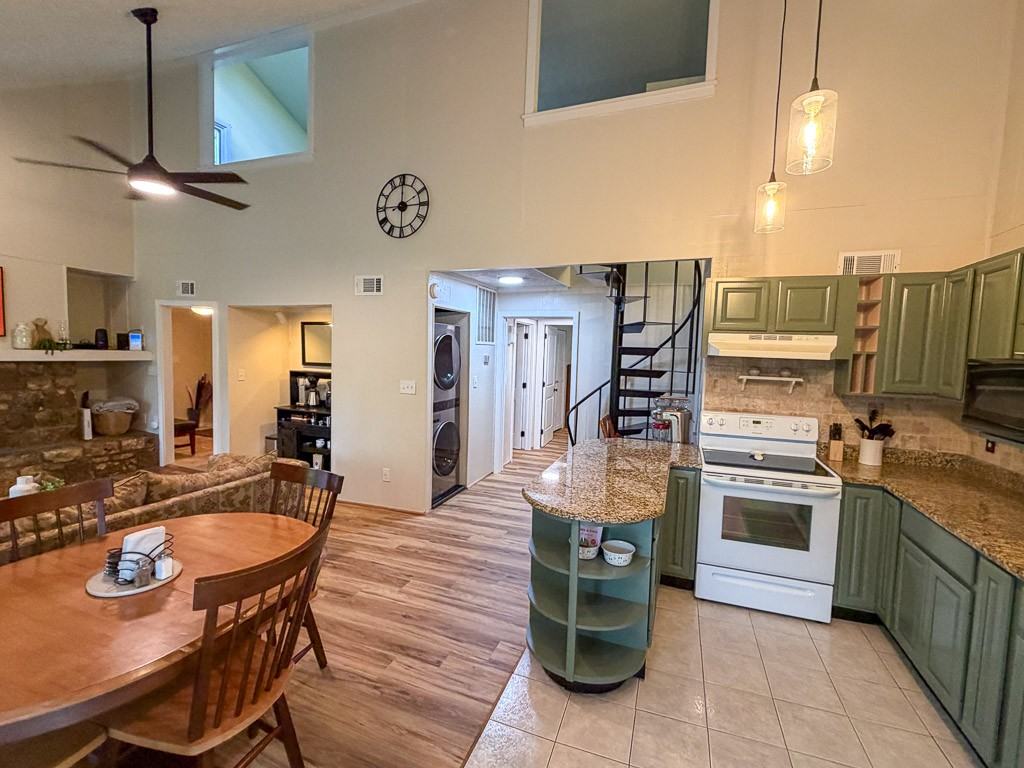 150 Glenwood Ln #E18 - Photo 3 of 17