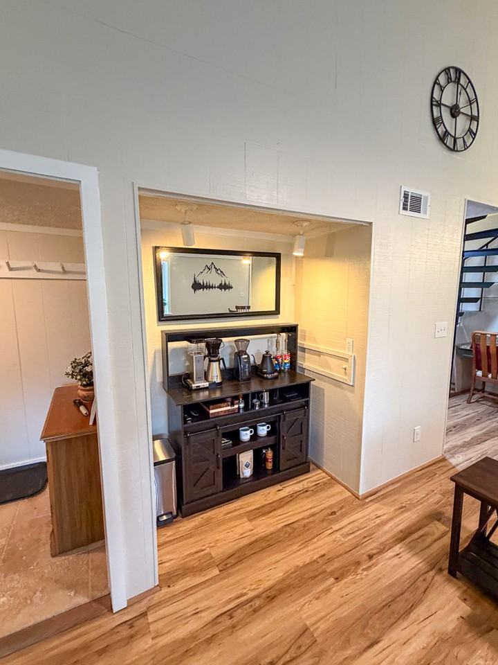 150 Glenwood Ln #E18 - Photo 5 of 17