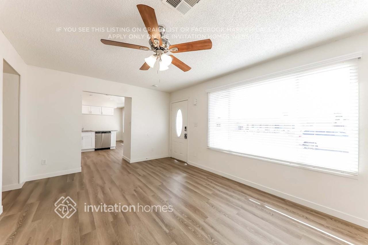 17454 N 14th Ave - Photo 3 of 17
