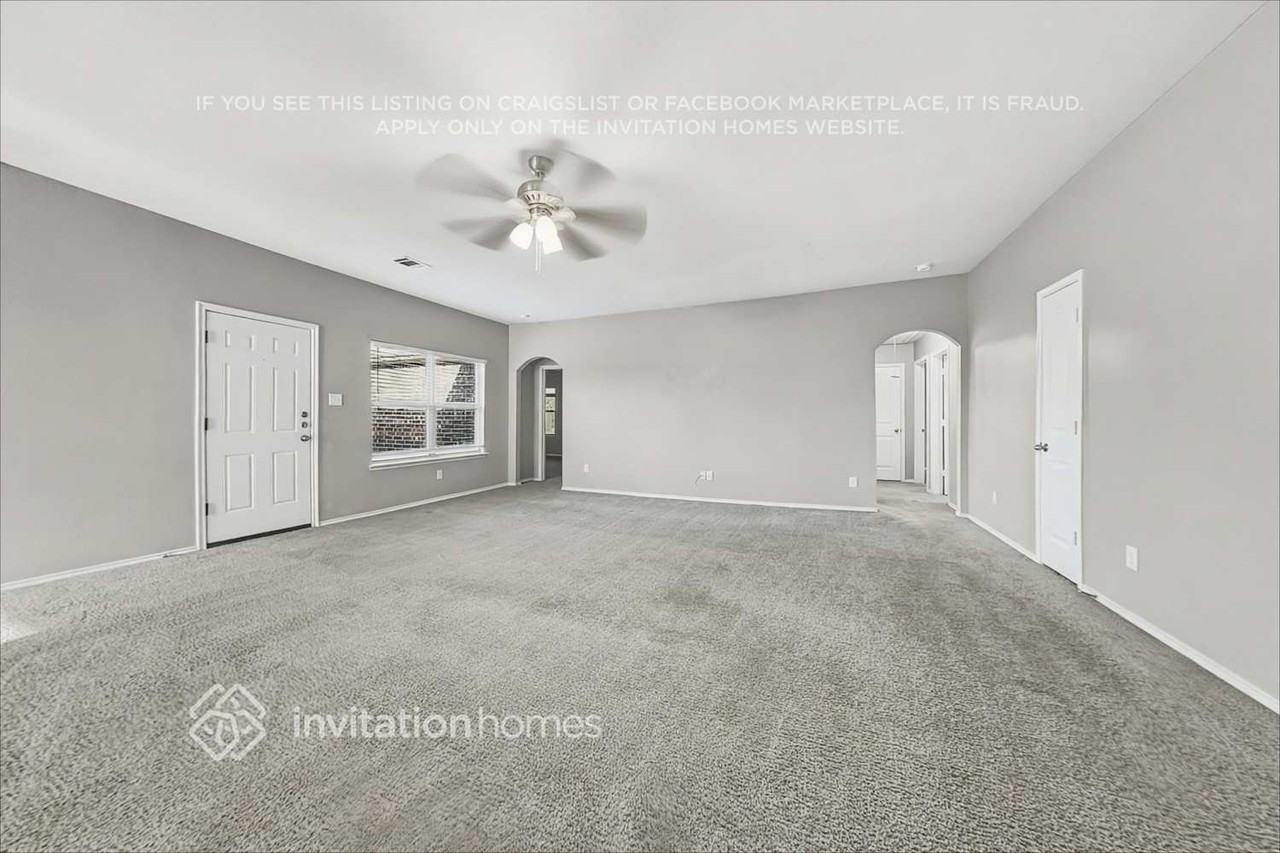 313 Eastland Ct - Photo 3 of 23