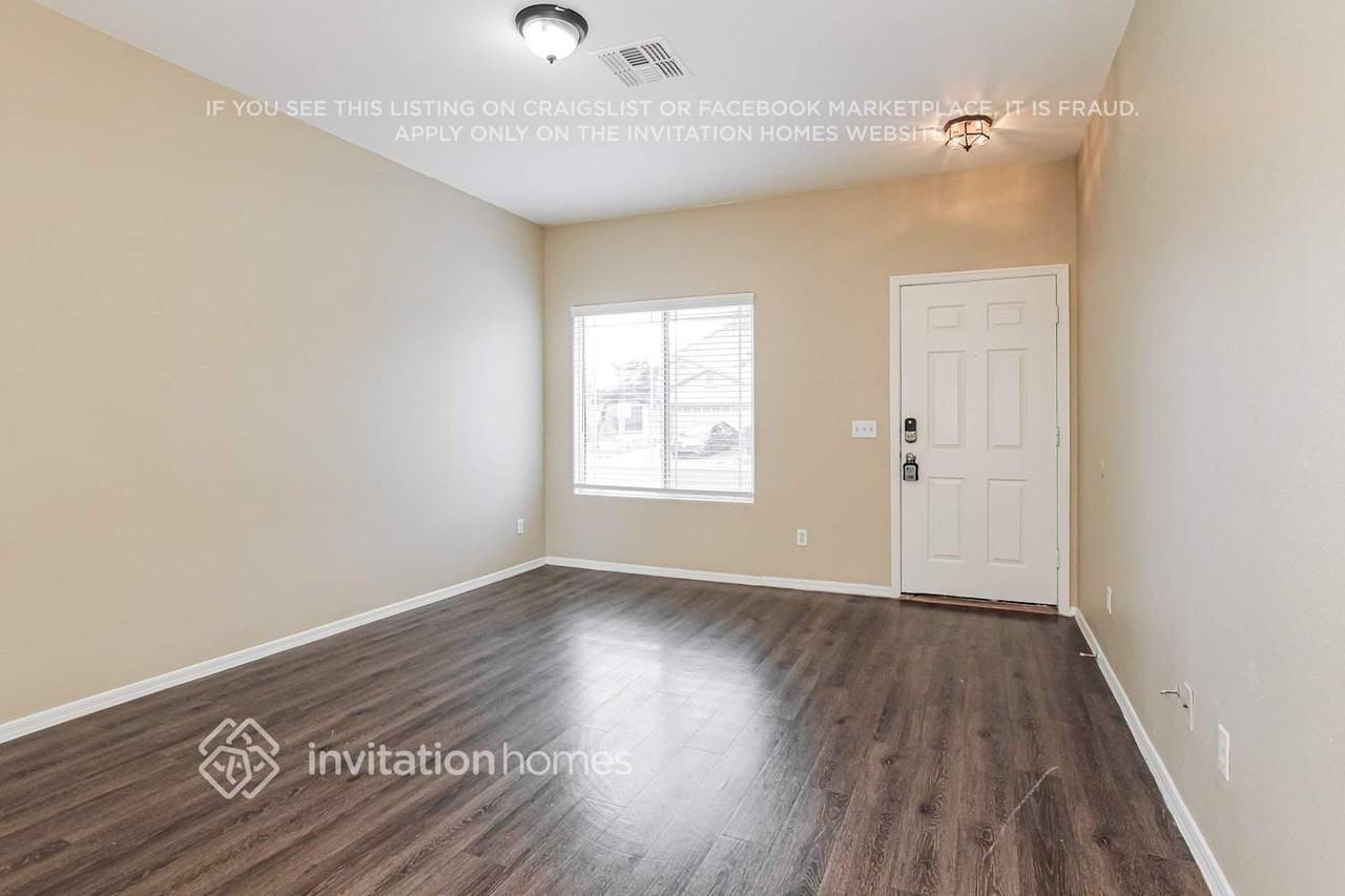 13952 N 132nd Ct - Photo 5 of 18