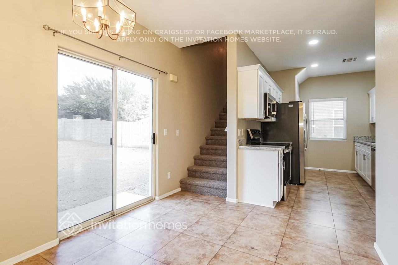 13952 N 132nd Ct - Photo 6 of 18