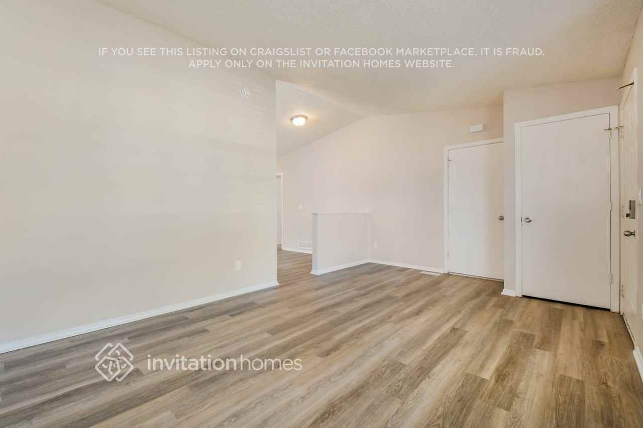 4633 Dearborn St - Photo 4 of 18