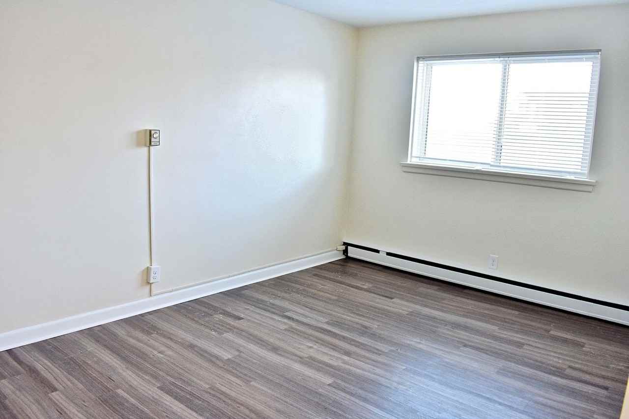 401 Stradbrook - Photo 6 of 7