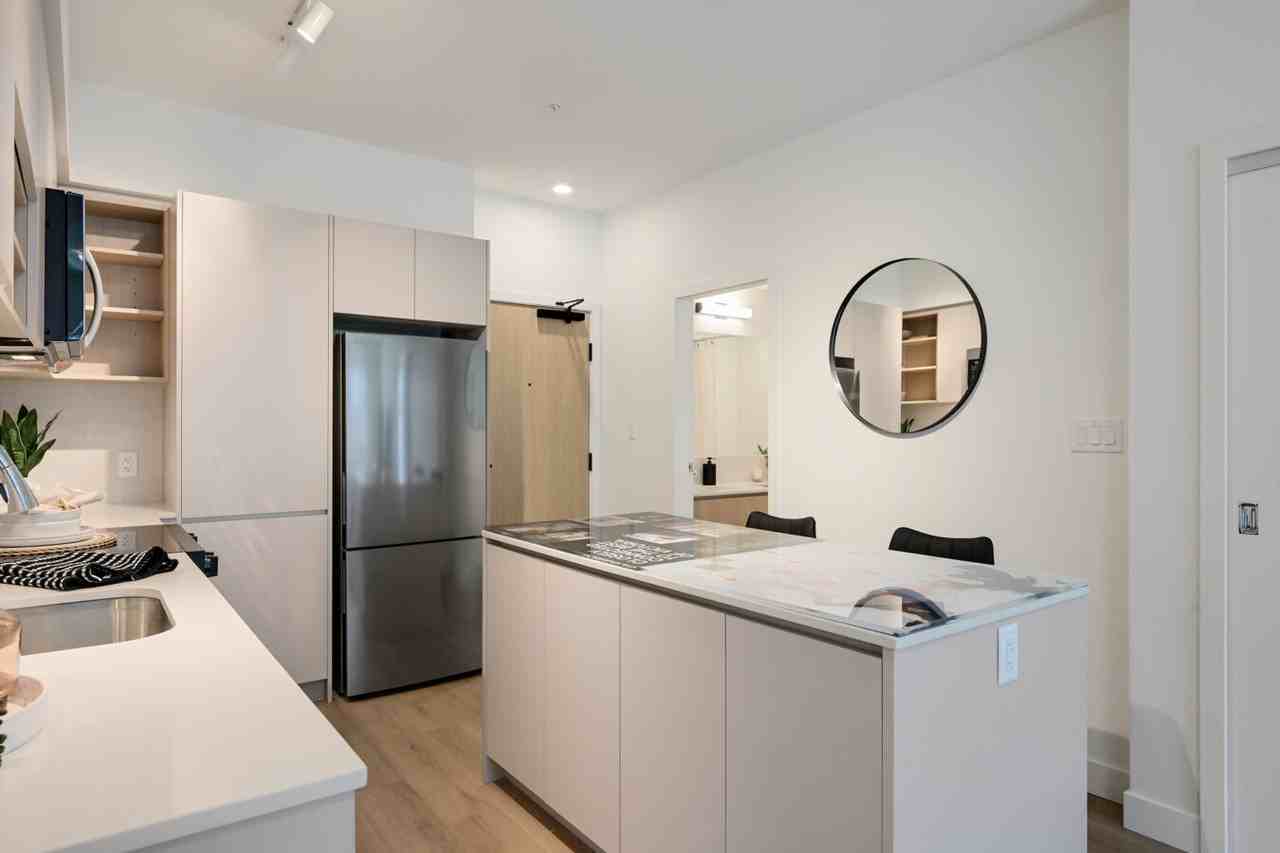 Spencer Block - Photo 7 of 50