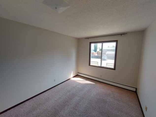Large 2 Bedroom Suite!!! - Photo 4 of 15