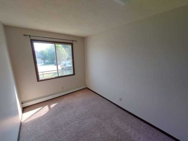 Large 2 Bedroom Suite!!! - Photo 5 of 15