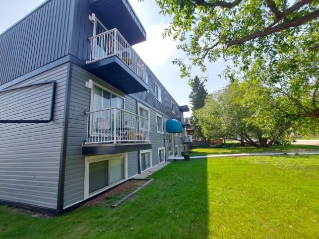 6821 59 Ave - Photo 4 of 13