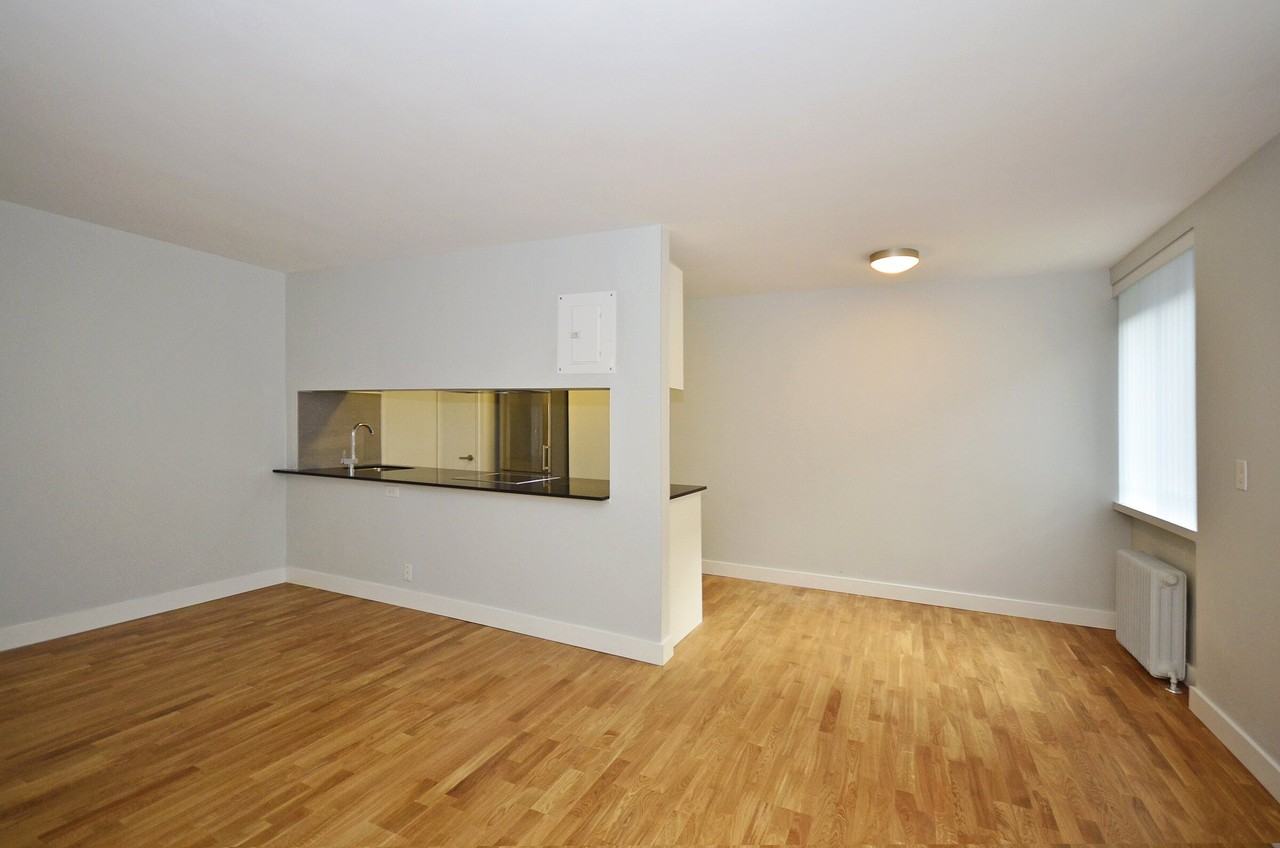 501 Kingston Road - Photo 3 of 47