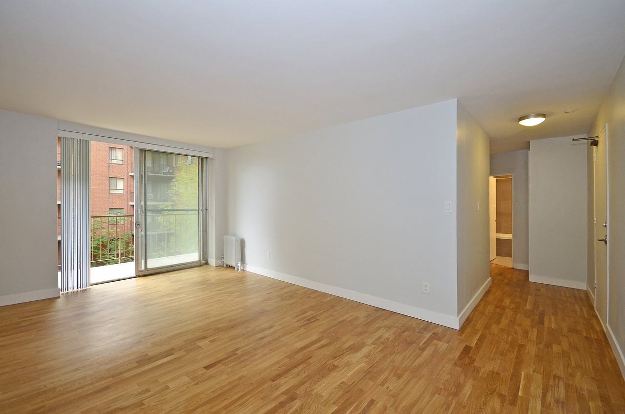 501 Kingston Road - Photo 5 of 47