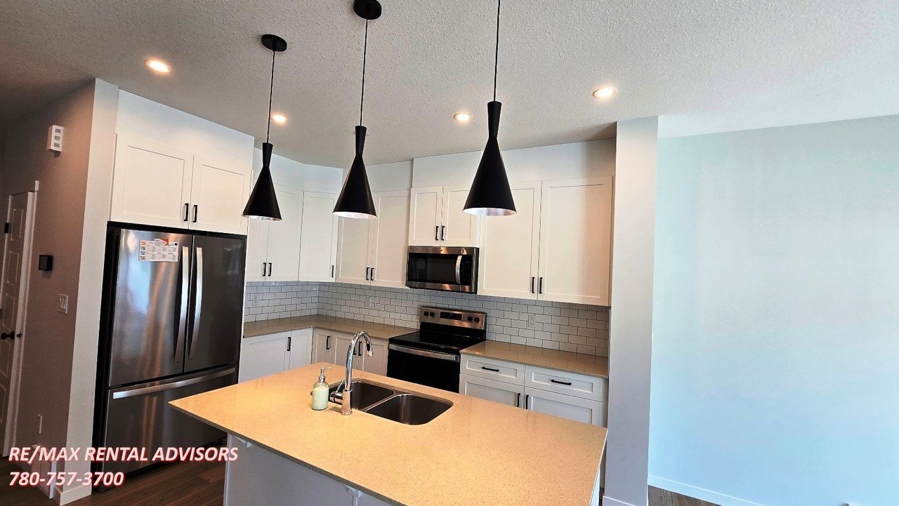 17764 73 St Nw - Photo 3 of 24
