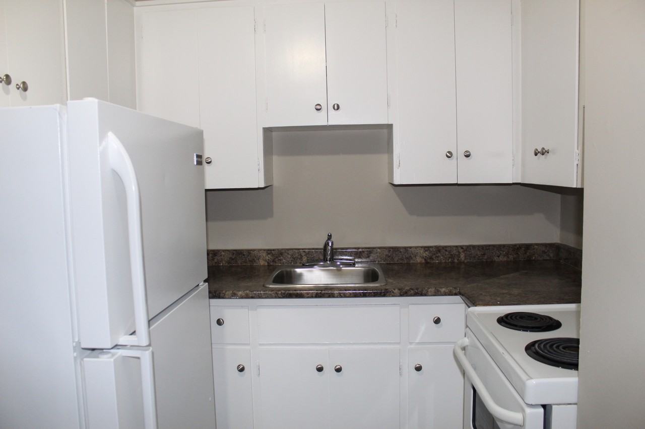 Laurentian Apartments - Photo 7 of 17