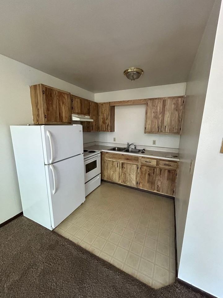 Studio to Two Bedroom Units located at 202 1st St in Rothschild - Photo 2 of 18