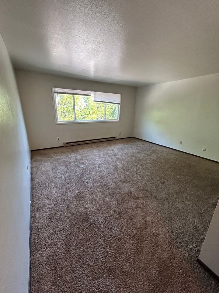 Studio to Two Bedroom Units located at 202 1st St in Rothschild - Photo 7 of 18