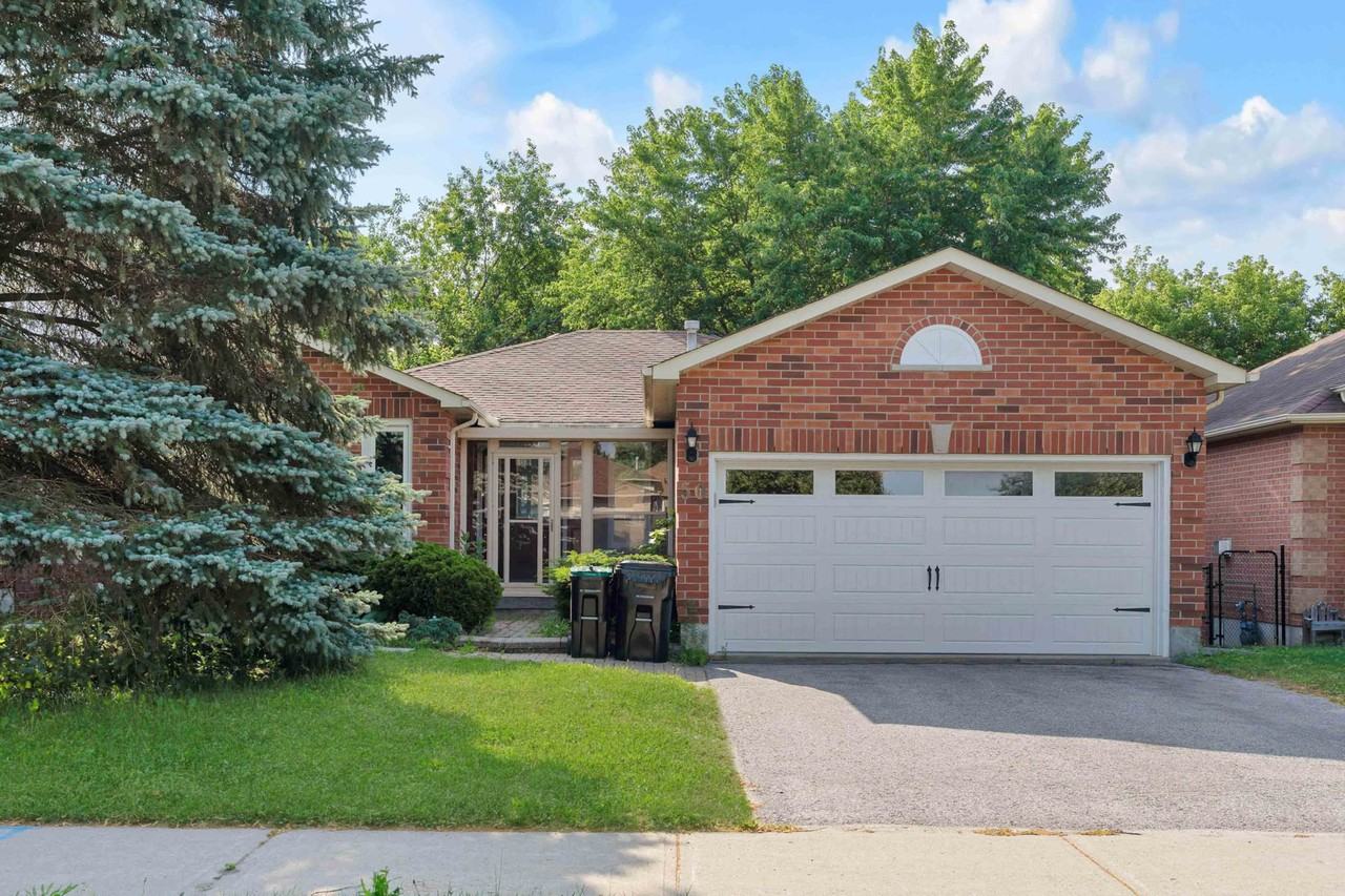 50 Chalmers Dr, Barrie, ON L4N 8A4, Canada - Photo 2 of 26
