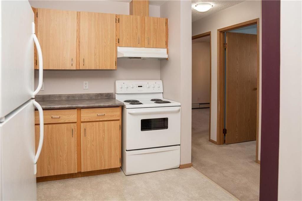 90 Plaza Dr - Photo 2 of 16