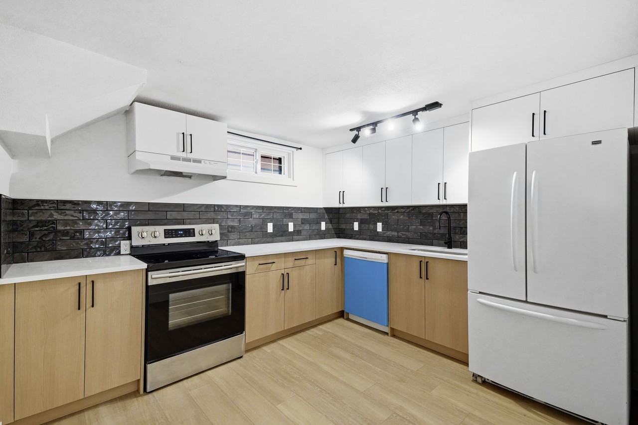 1007-B 16A Street NE - Photo 5 of 14
