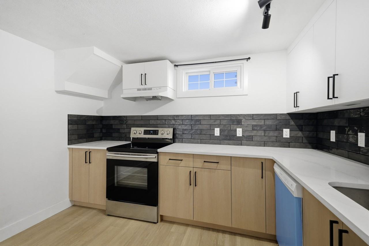 1007-B 16A Street NE - Photo 6 of 14