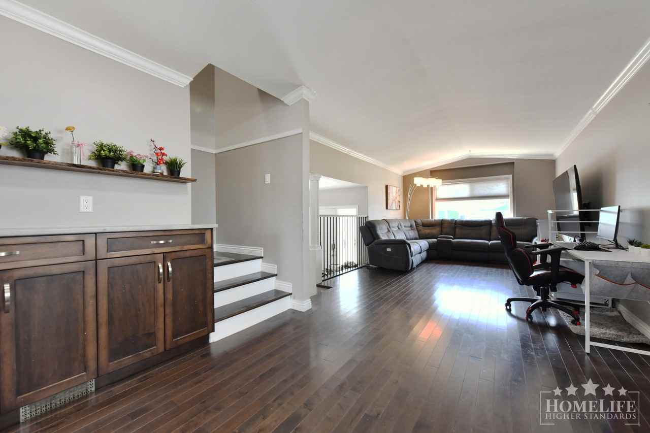 45765 Thomas Rd - Photo 2 of 26