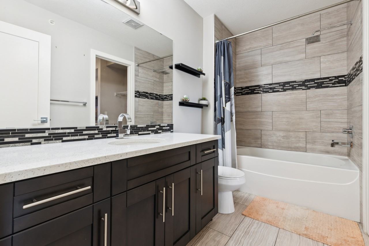 Essence at Windermere South Furnished Suite - Photo 4 of 6