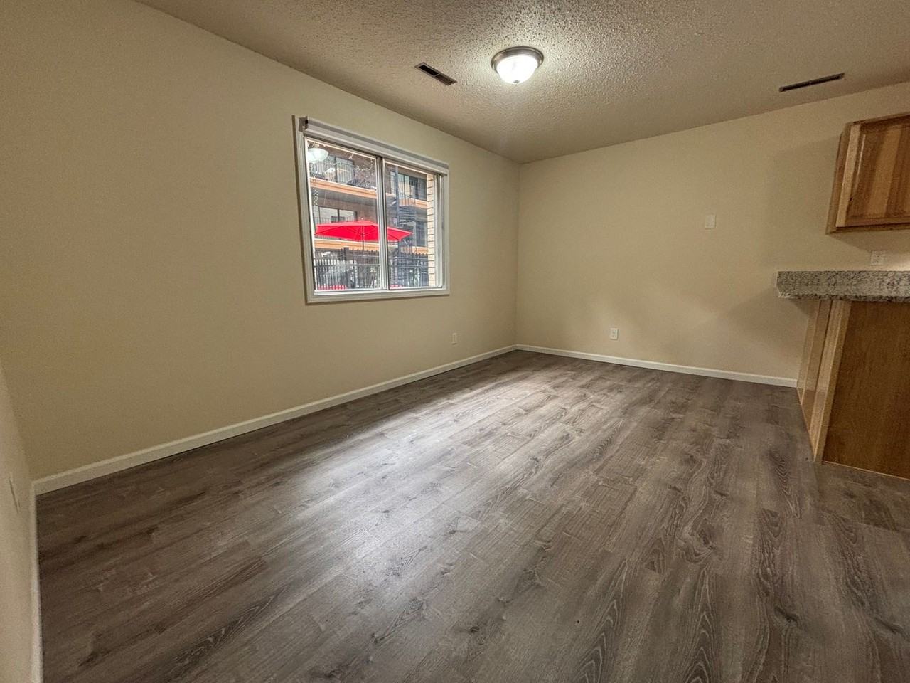 825 Partridge St - Photo 2 of 17
