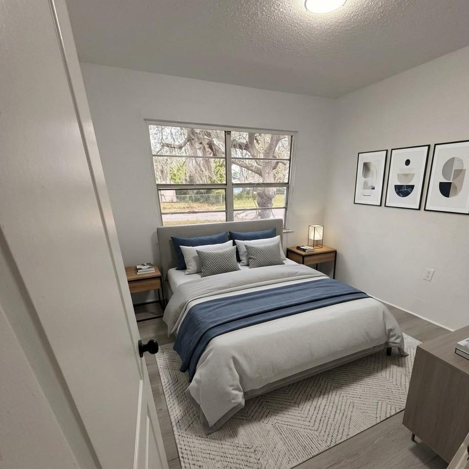 2407 6th St NE - Photo 3 of 7