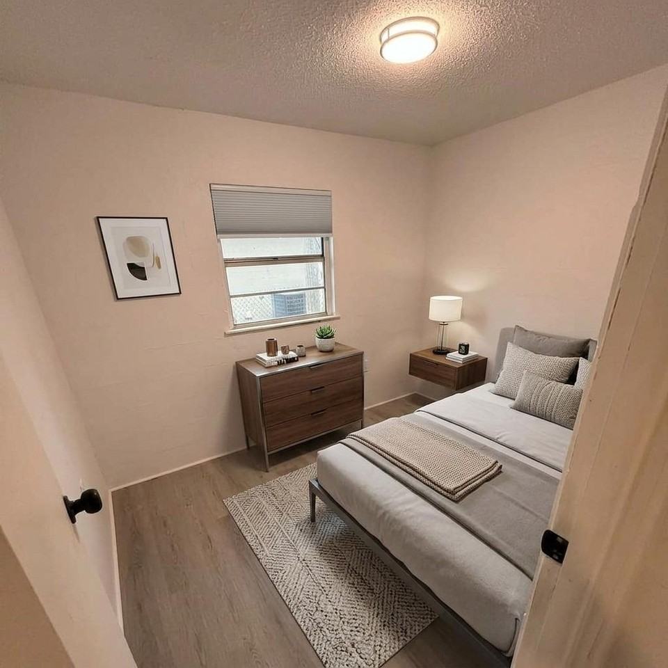 2407 6th St NE - Photo 5 of 7