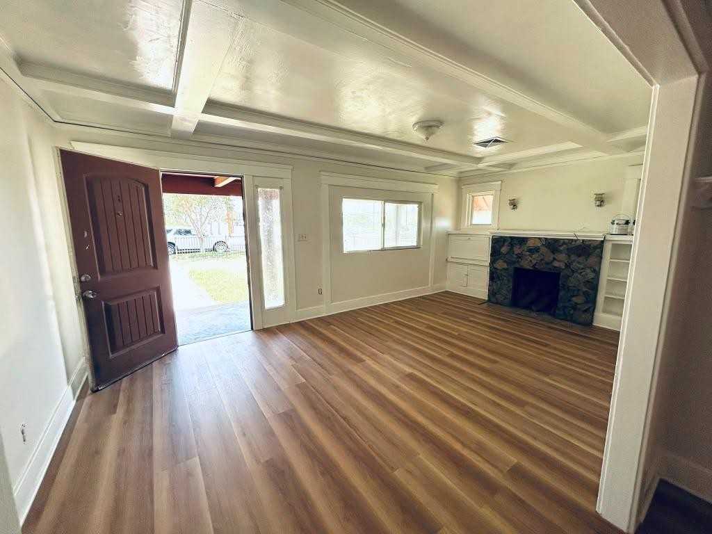 8386 Nuevo Ave - Photo 2 of 8