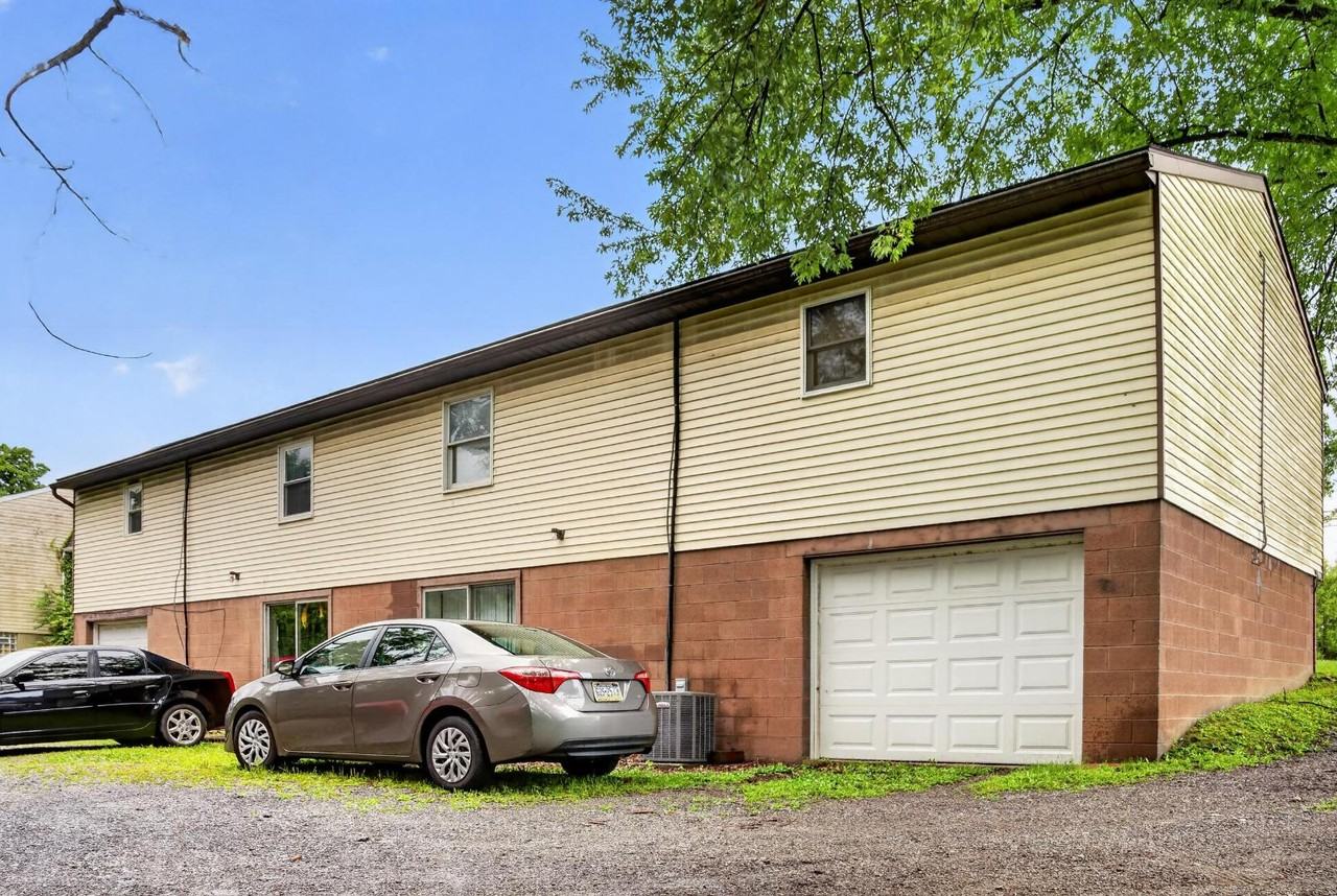 1266 N Main St - Photo 4 of 20