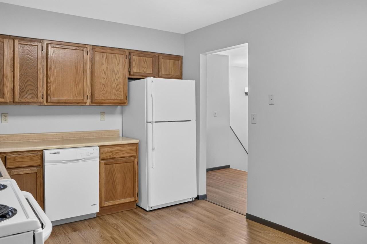 1266 N Main St - Photo 6 of 20