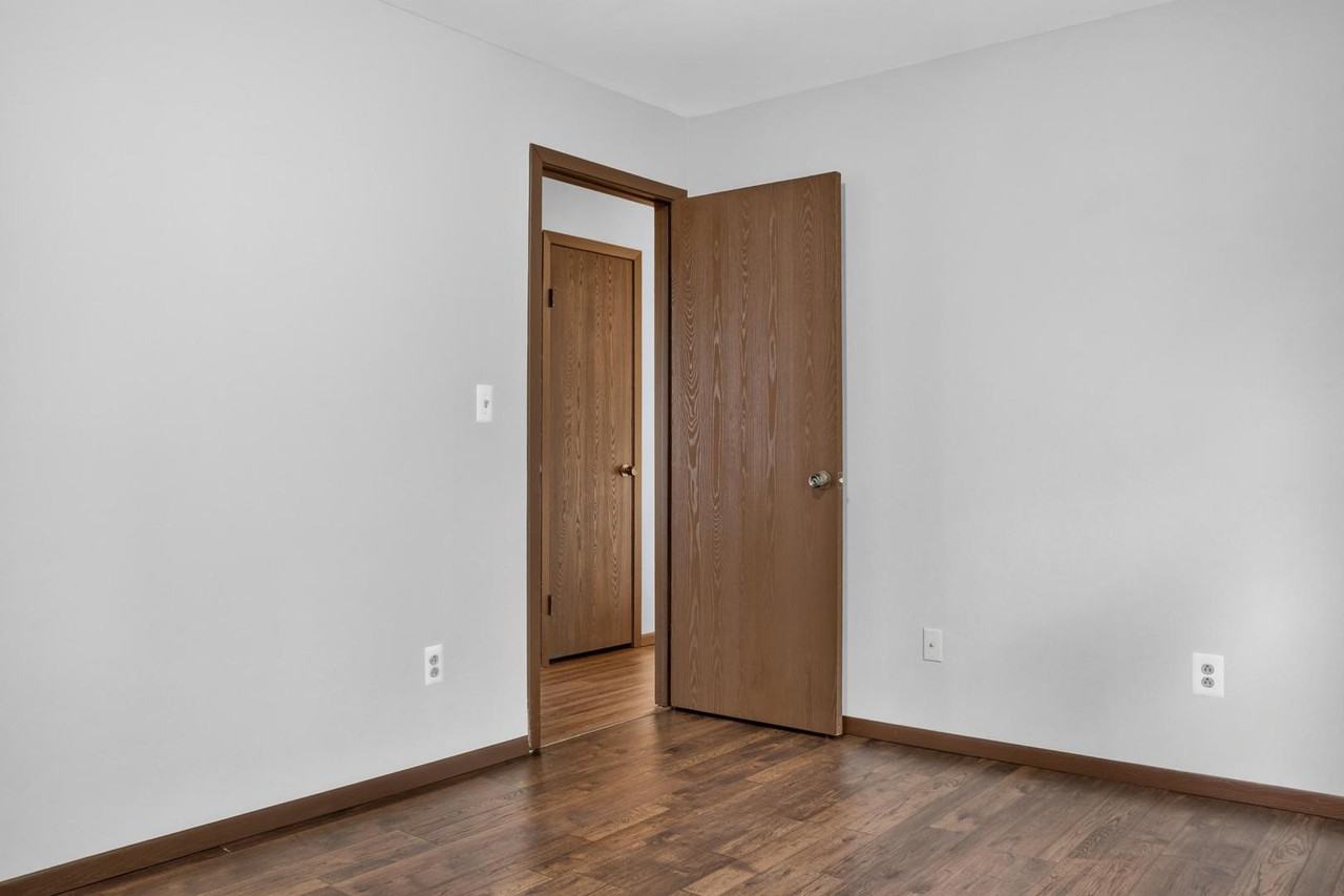 1266 N Main St - Photo 7 of 20