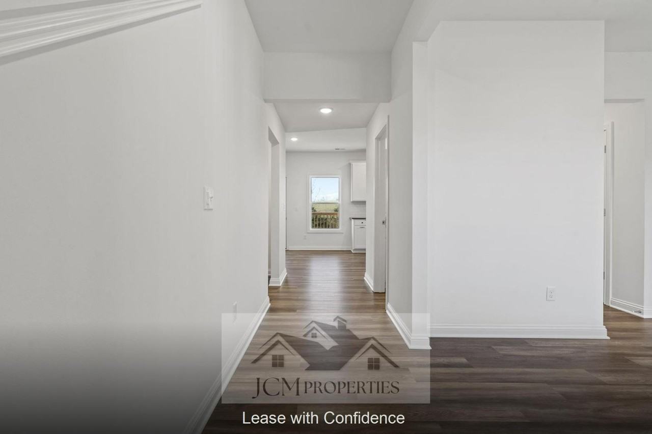 929 Camden Ct - Photo 5 of 11