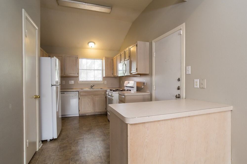 23623 Prairie Bird Dr - Photo 5 of 15