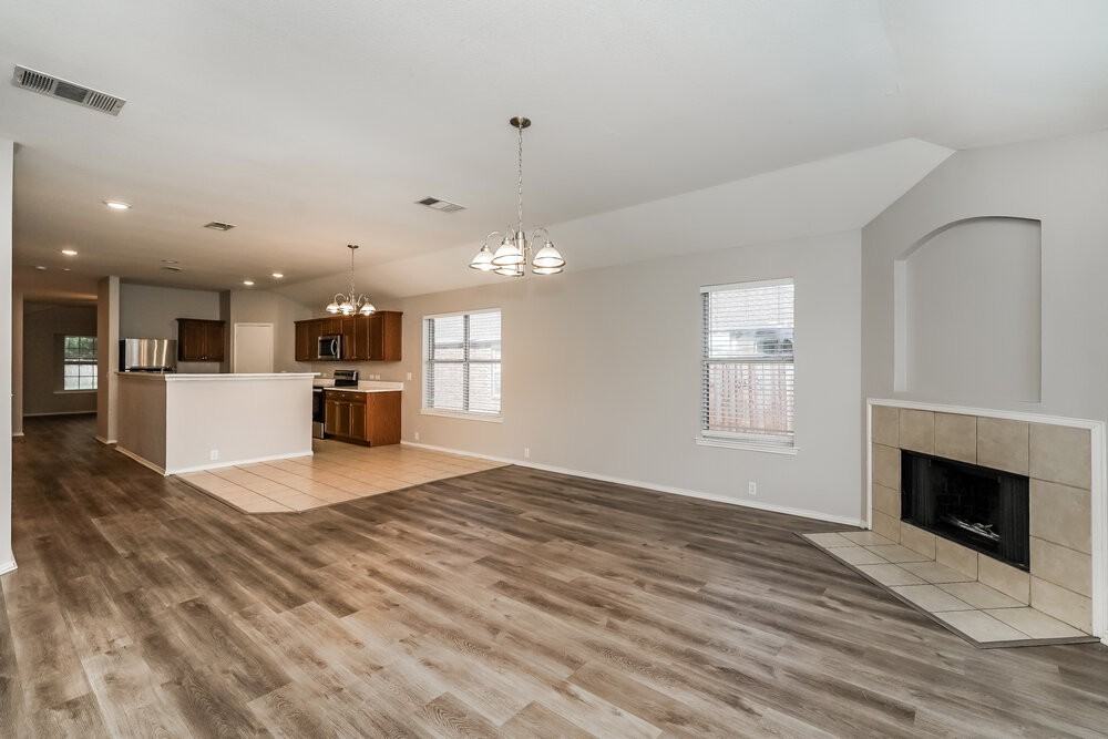 4004 Sonoma Dr - Photo 3 of 16