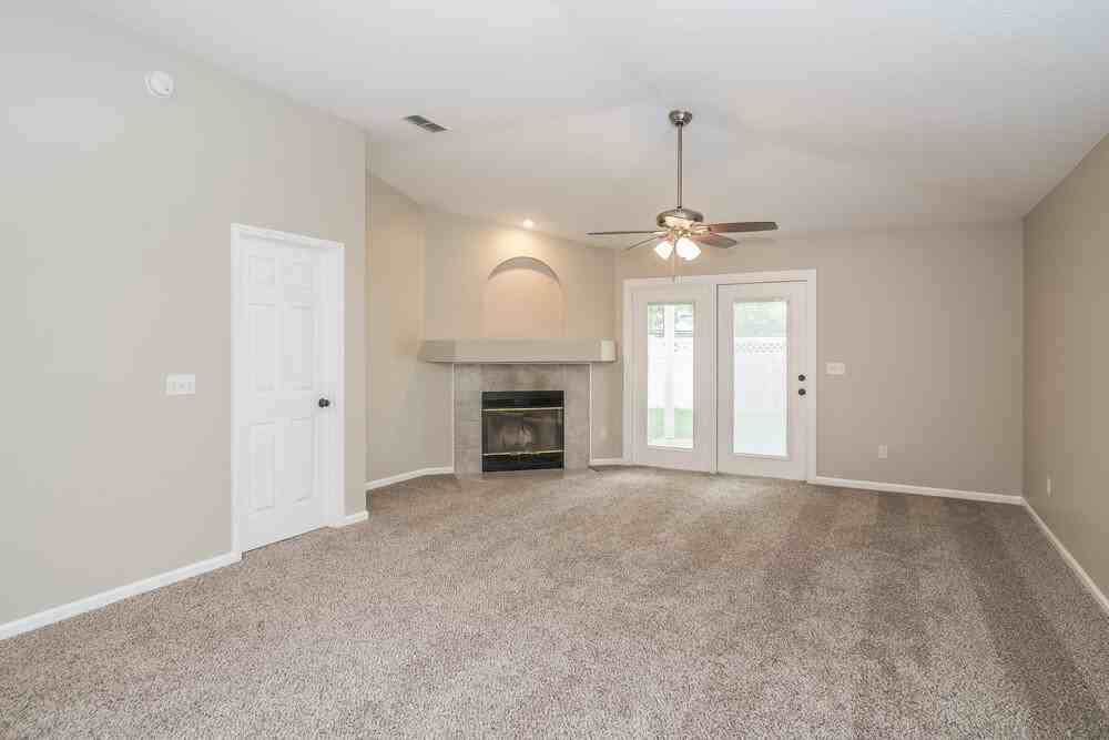 573 Redberry Ln - Photo 2 of 15