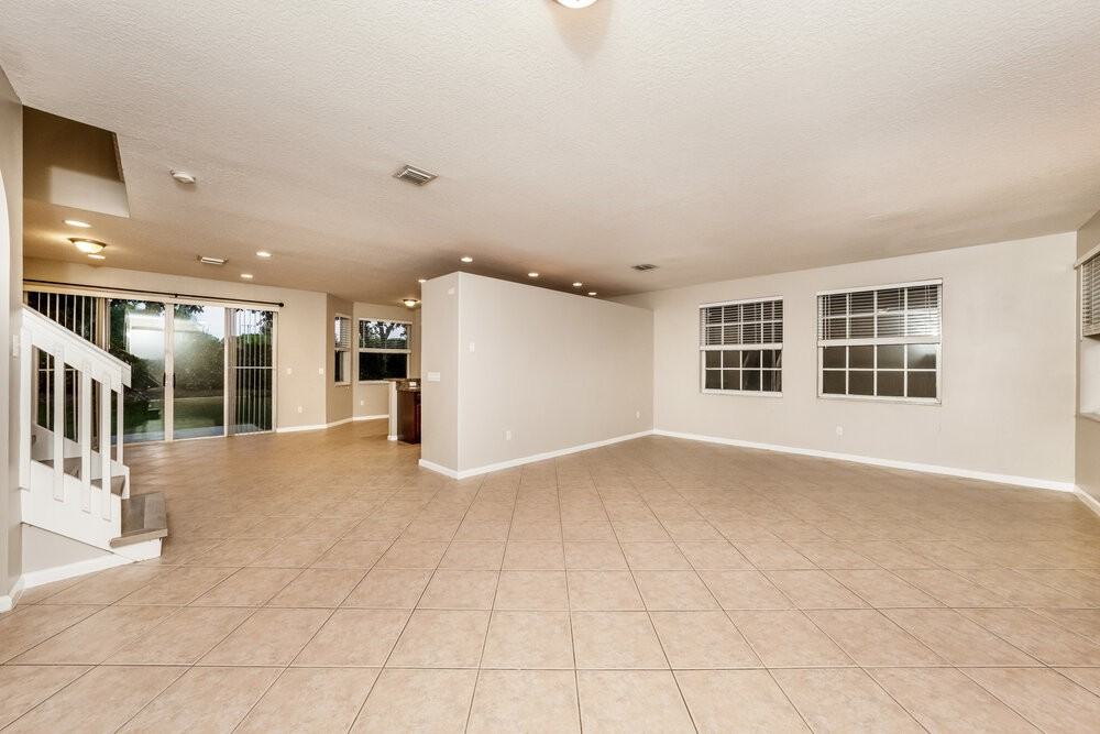 1603 Briar Oak Dr - Photo 5 of 17