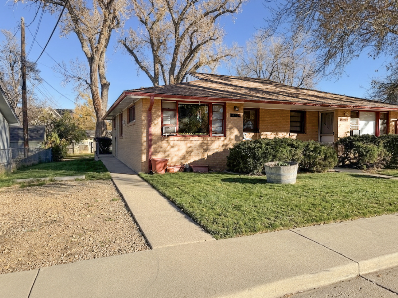 808 Apple Ct #808
