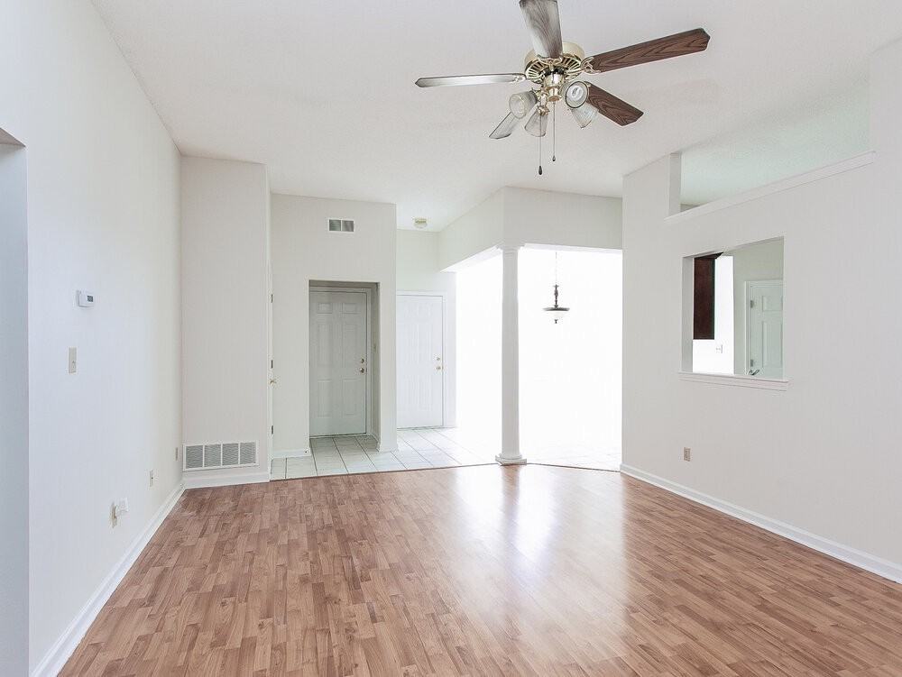 8291 Cross Point Dr - Photo 2 of 15