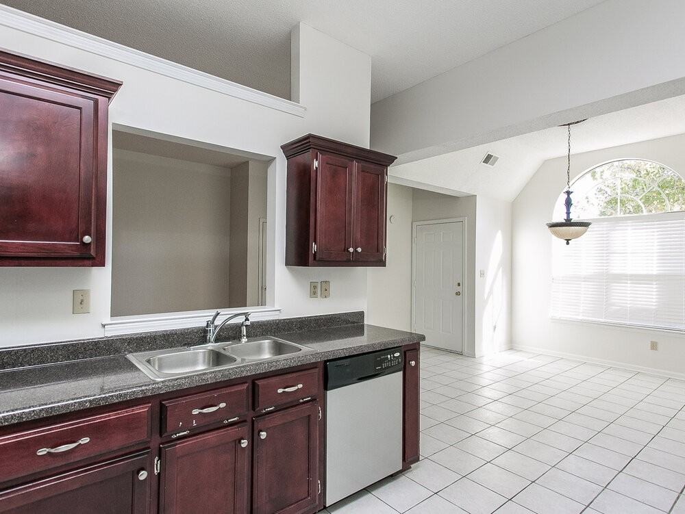 8291 Cross Point Dr - Photo 6 of 15