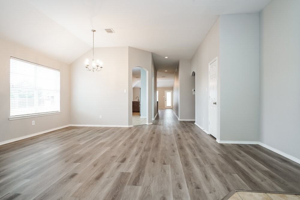 1235 Sweetwater Dr - Photo 4 of 16