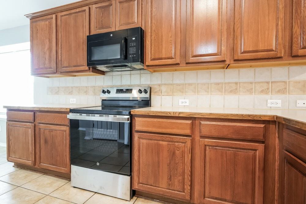 1235 Sweetwater Dr - Photo 6 of 16